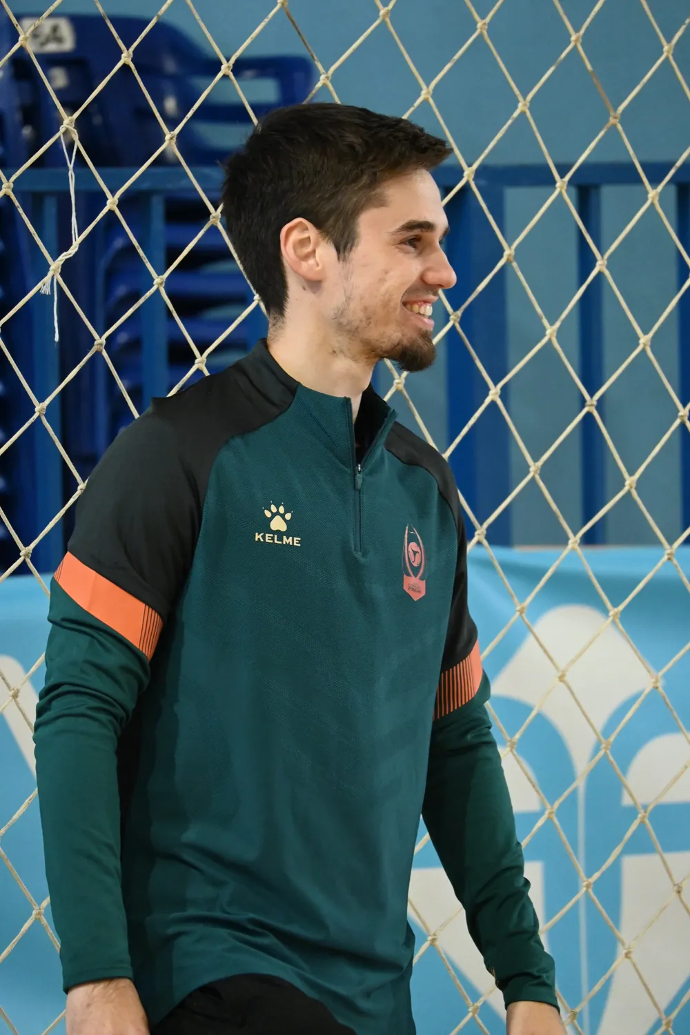 Gonzalo sonriendo en la pista